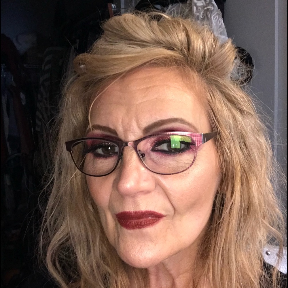 Meet your Posher, Robyn